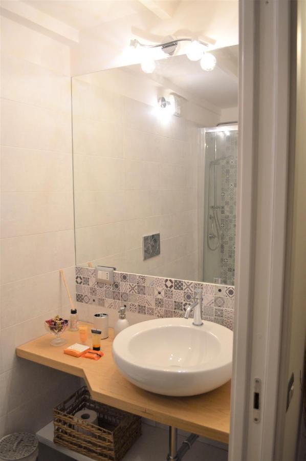 Domu 600 - Suite Mini Appartamento Cagliari Centro Storico Eksteriør billede