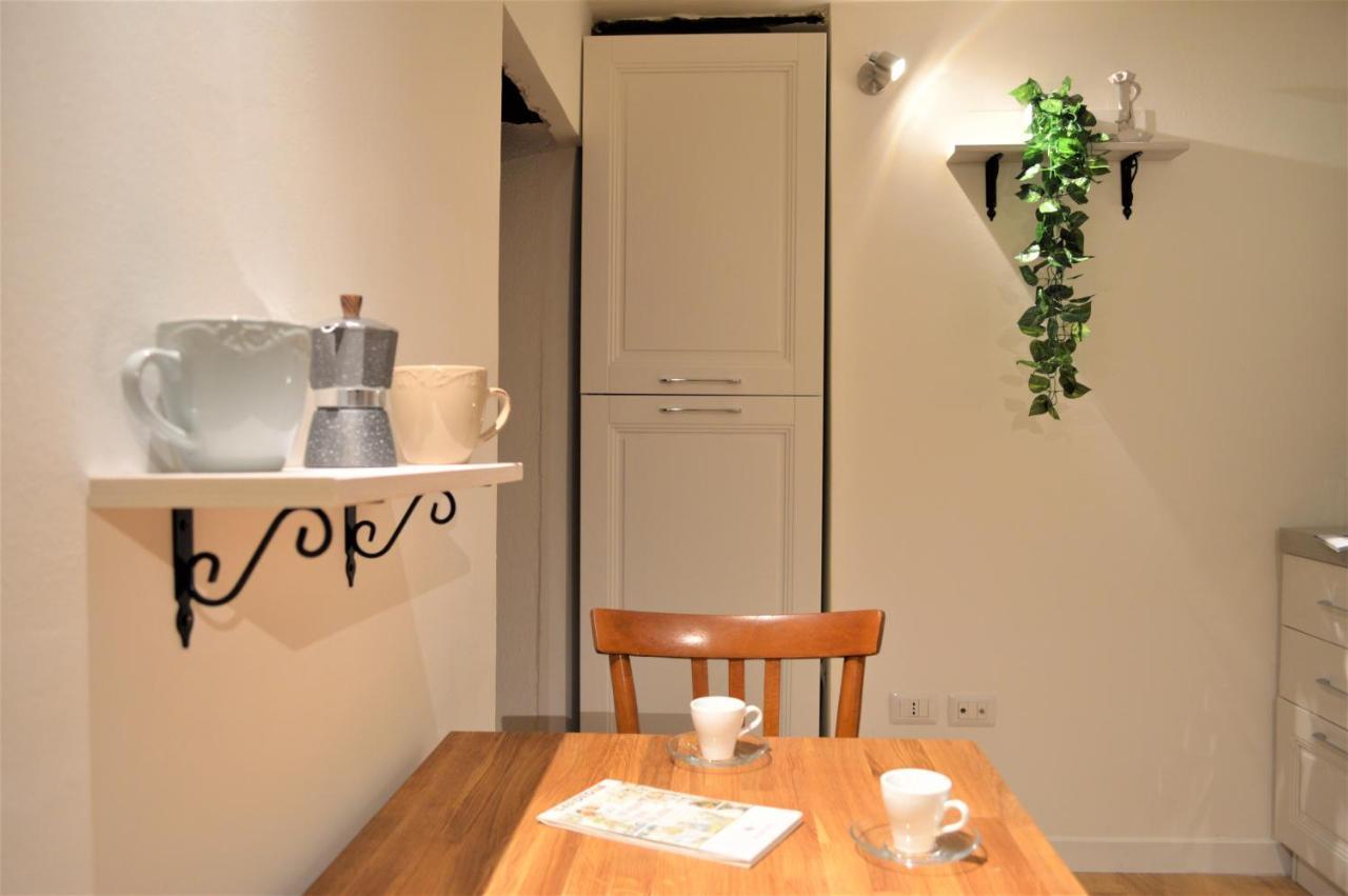 Domu 600 - Suite Mini Appartamento Cagliari Centro Storico Eksteriør billede