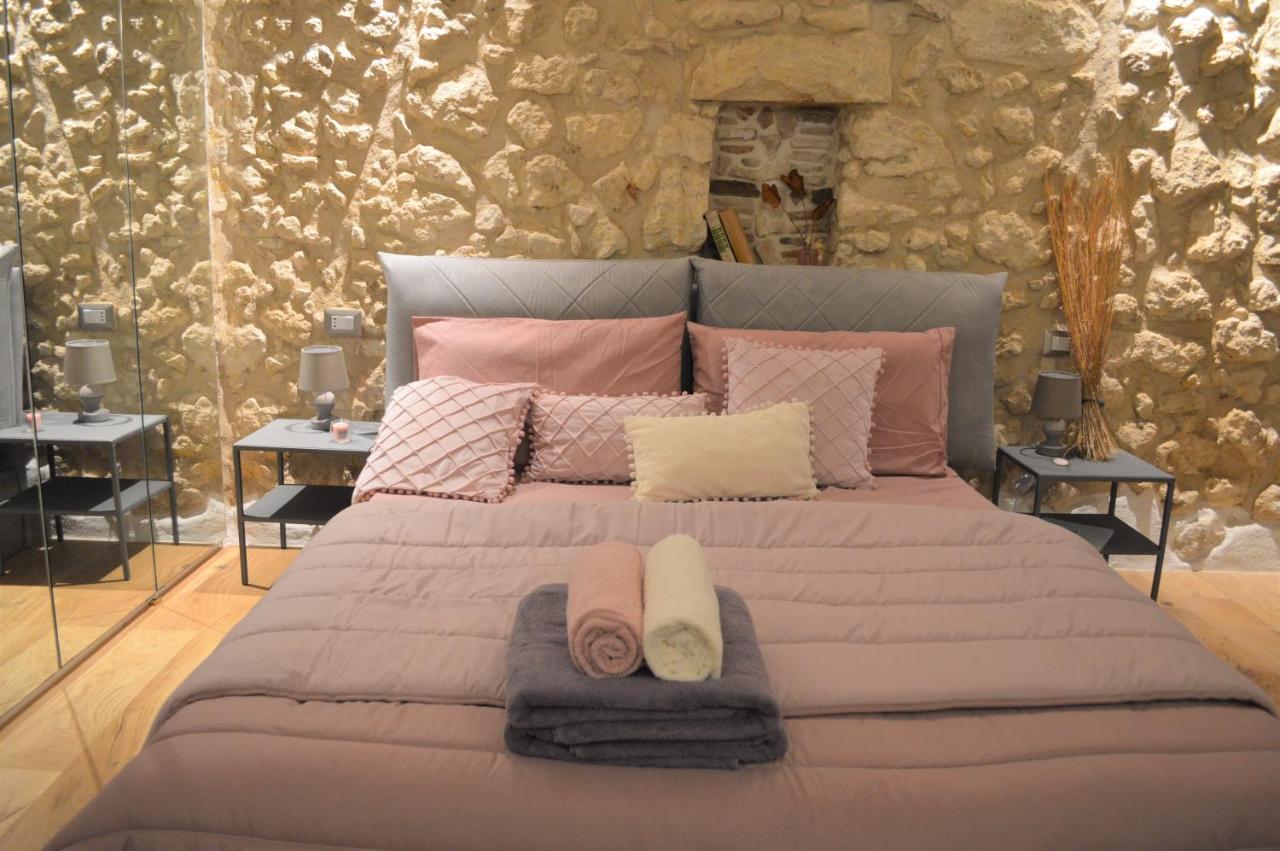 Domu 600 - Suite Mini Appartamento Cagliari Centro Storico Eksteriør billede