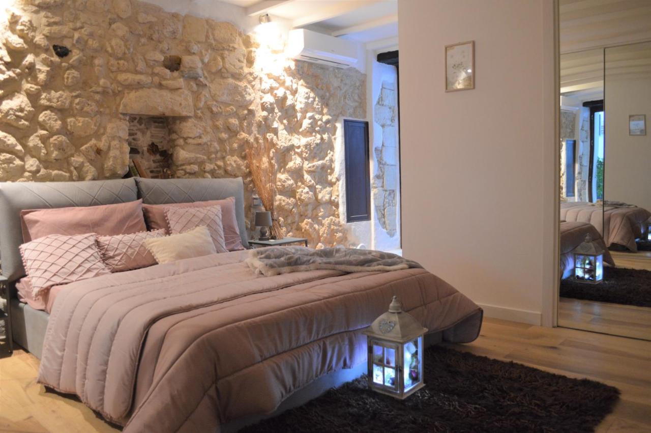 Domu 600 - Suite Mini Appartamento Cagliari Centro Storico Eksteriør billede