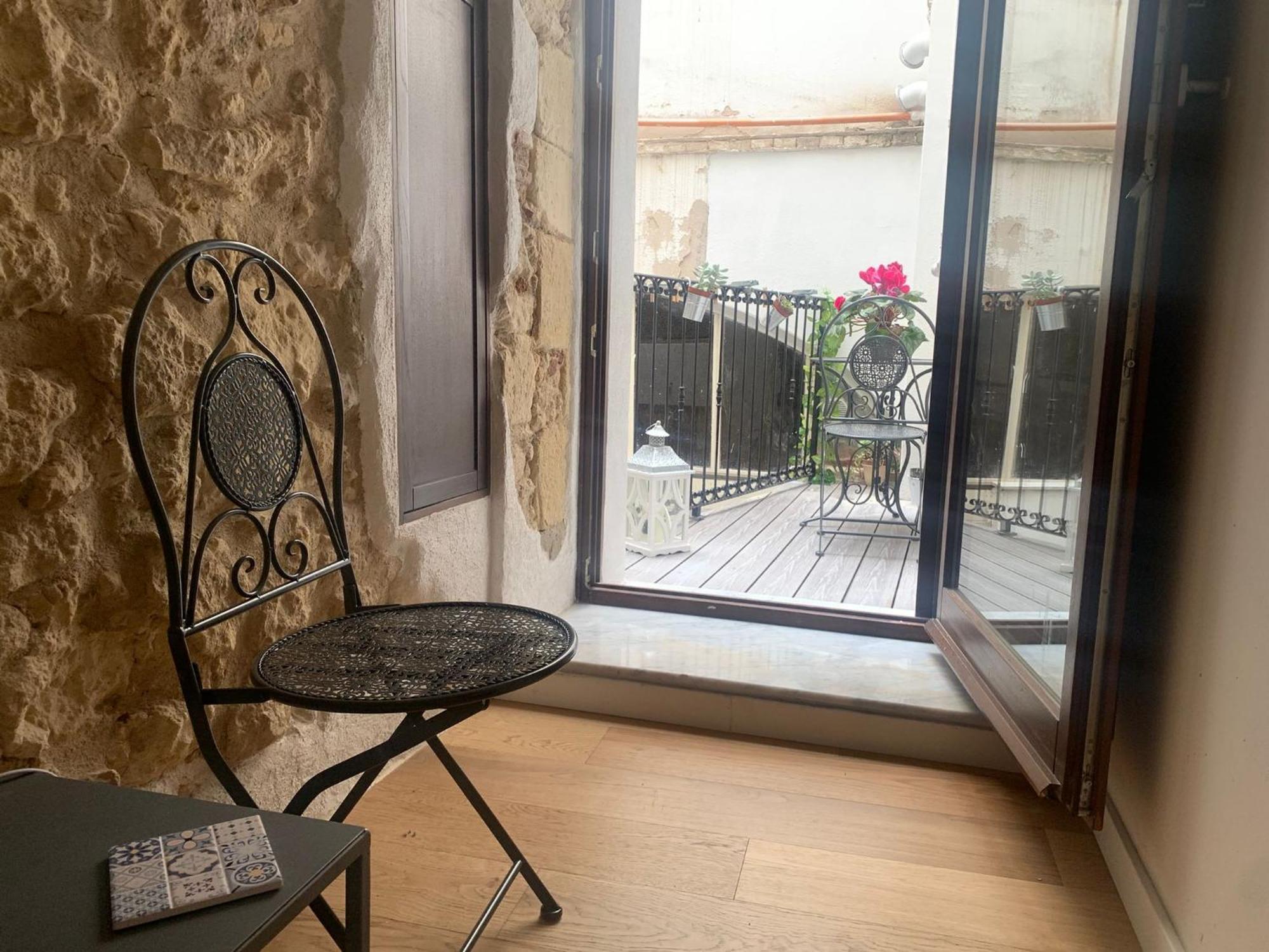 Domu 600 - Suite Mini Appartamento Cagliari Centro Storico Eksteriør billede